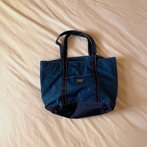 LL Bean Everyday Lightweight Tote, Medium - Picture 2 of 4